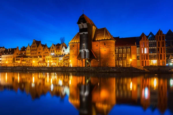 Oude Stad Gdansk Met Historische Havenkraan Boven Motlawa Rivier Nachts — Stockfoto