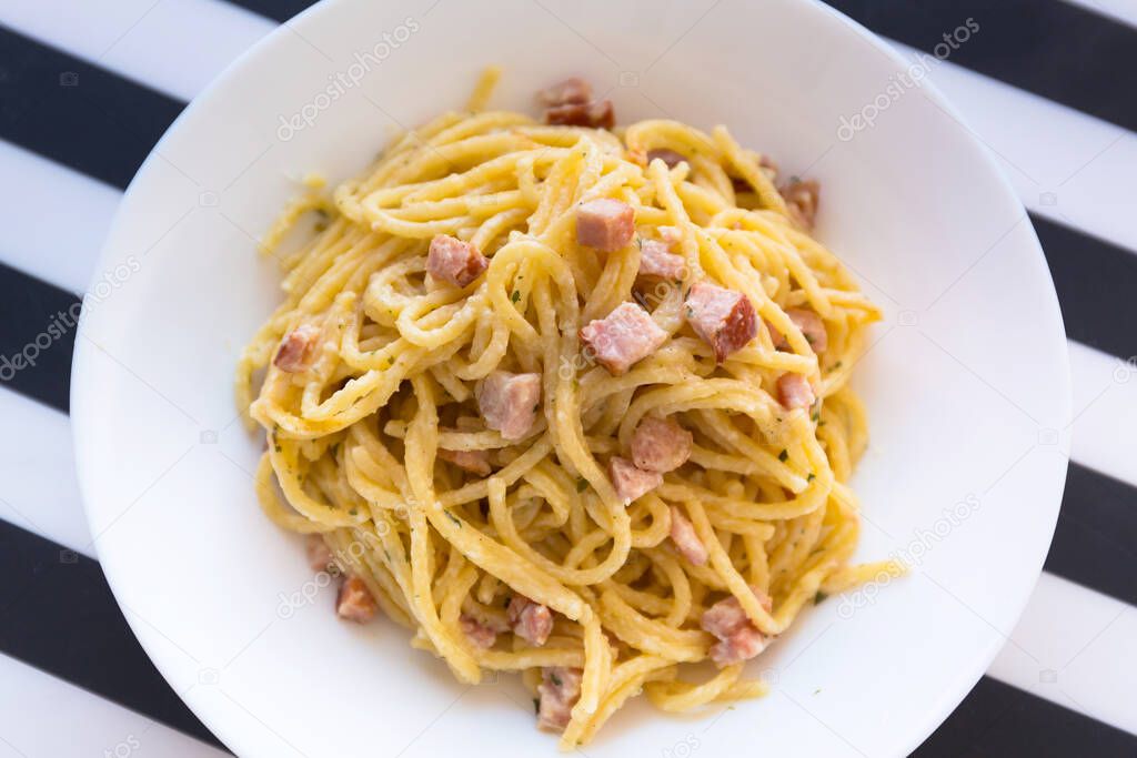 Spaghetti carbonara on a plate