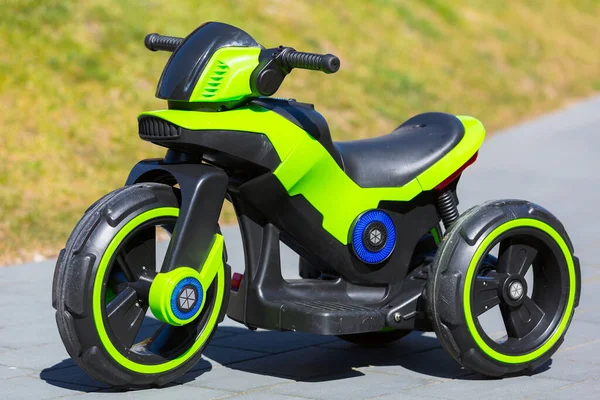 Elektrický Motocykl Pro Děti Zahradě — Stock fotografie