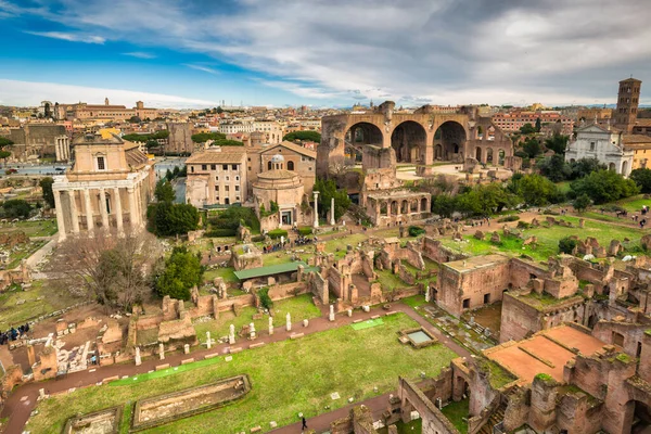 イタリア ローマのフォロ ロマーノのアーキテクチャ — ストック写真