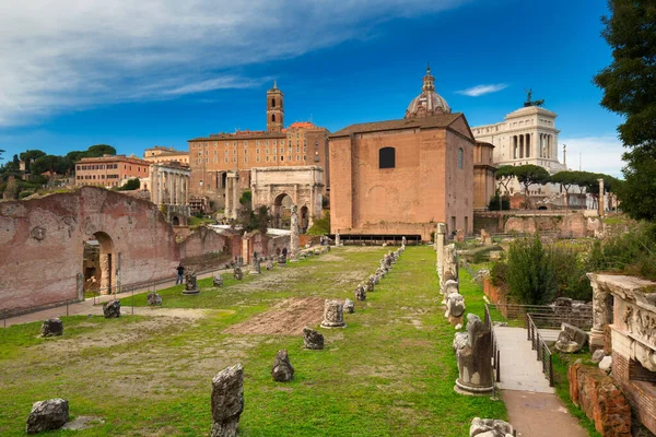 イタリア ローマのフォロ ロマーノのアーキテクチャ — ストック写真