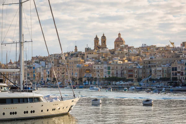 Bella Marina Della Città Isla Tramonto Malta — Foto Stock