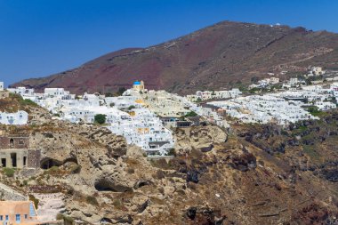 Yunanistan 'ın Santorini adasındaki Oia kentinin beyaz mimarisi