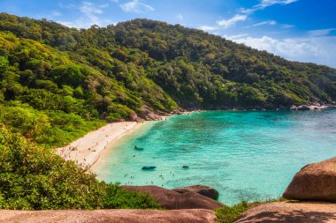 Andaman Denizi, Tayland 'daki Similan adasının inanılmaz plajı.