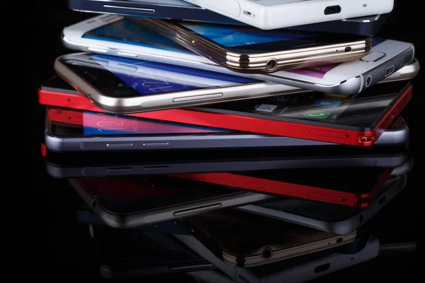 Cep telefonu kablosuz iletişim teknolojisi ve hareketlilik busi