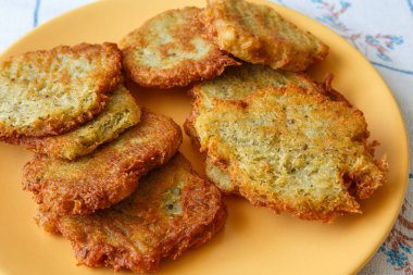 Fried krep patates ile