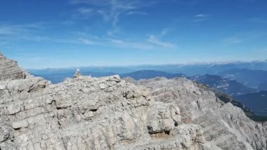 Brenta Dolomites dağlarının manzarası. Trentino, İtalya