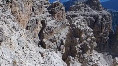 Brenta Dolomites dağlarının manzarası. Trentino, İtalya