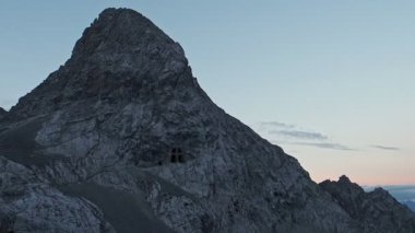 Brenta 'daki ünlü Dolomitlerin panoramik manzarası. Trentino, İtalya