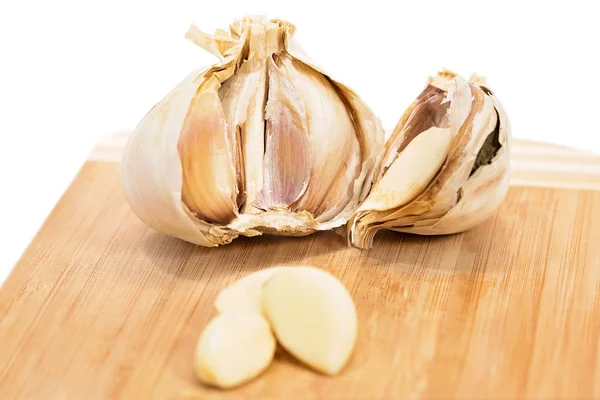  izole taze sarımsak