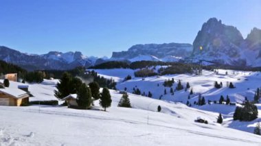 Alpe di Siusi, Dolomitler, İtalya 'da kış gündoğumu