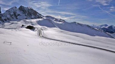Passo Giau, Dolomitler, İtalya 'nın kar manzarası