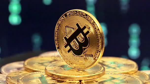 Soustružení bitcoin změněné čísly v pozadí — Stock video
