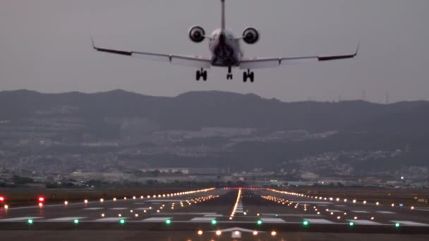 Ralenti de l'atterrissage petit avion — Video