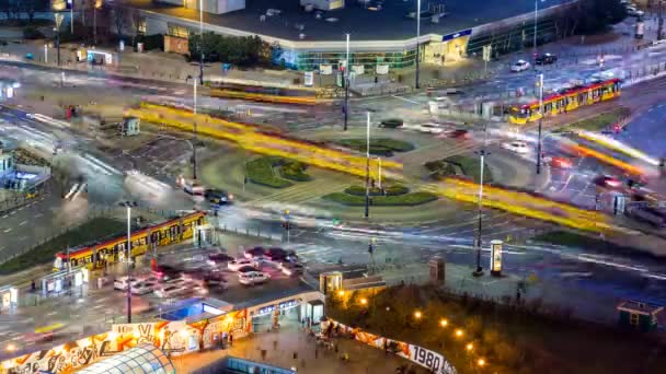 Timelapse of aerial view of busy trafic at Dmowski roundabout during dusk, Warsaw, Poland — Wideo stockowe