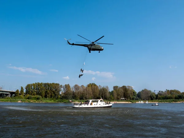 Special Forces boarding a boat with terrorists — Stock Photo, Image