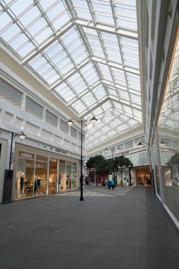 Moskova, Rusya - 30 Ağustos 2016. alışveriş kompleksi Zelenopark iç