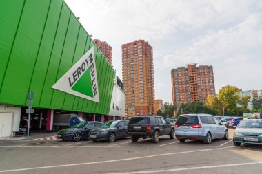Khimki, Rusya - 12.Eylül.2016. Leroy Merlin - ev ve bahçe için Fransız mağazalar ağı