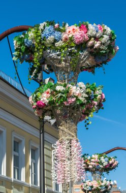 Moscow, Rusya Federasyonu-14.2016 olabilir. Festival Moskova bahar sokak Klimentovsky Lane'de çiçek dekorasyon