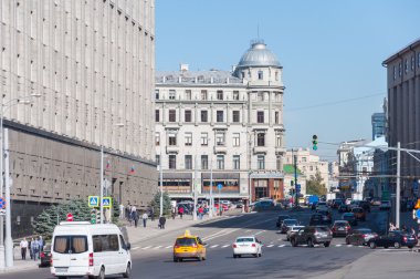 Moskova, Rusya - 21.09.2015. trafik ile Bolshaya Lubyanka Sokağı'nın genel görünümü
