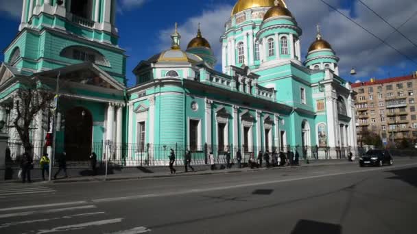 Moskau, russland 14. märz 2016. Epiphaniakathedrale auf der straße spartakovskaya — Stockvideo