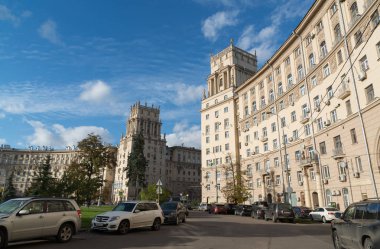 Moscow, Rusya Federasyonu-Ekim 01.2016. Leninsky Prospekt mimarisinde Stalinist ünlü tarihi evler