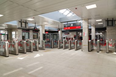 Moskova, Rusya - Ekim 01. 2016. turnike Metro İstasyonu Shepeliha Moskova Merkezi halka girişinde