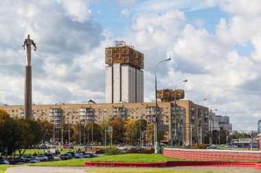 Moscow, Rusya Federasyonu-Ekim 01.2016. Gagarin ve bina presidyum Rusya Bilimler Akademisi anıt bakış