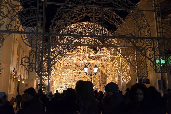 Moskwa, Rosja - stycznia 10.3016. Festiwal - Boże Narodzenie światła - na ulicy Nikolskaja — Zdjęcie stockowe