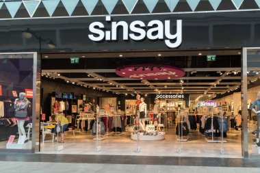 Moskova, Rusya - Ağustos 30.2016. Sinsay mağaza alışveriş merkezi Zelenopark