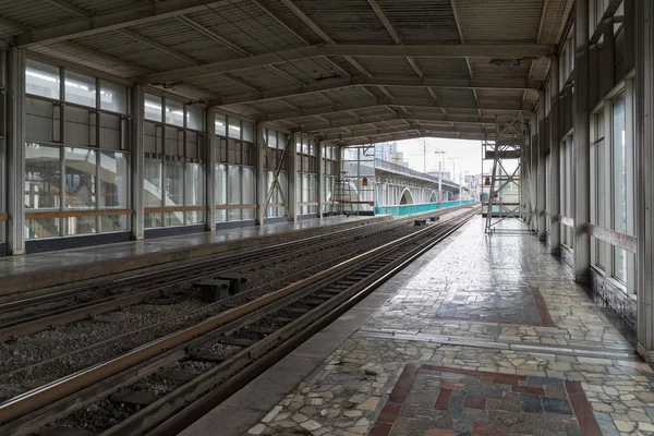 Volgogrado, Rusia - Noviembre 03.2016. estaciones vacías Pioneerskaya de Metrotram — Foto de Stock