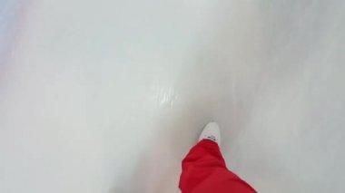 Kadın ayakları yapay oluyor buz pateni pisti buz