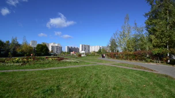 Stad landschap van district Zelenograd, Rusland — Stockvideo