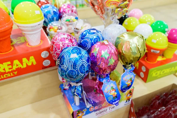 Kumluca, Turquie - 20 juin 2014. Bonbons traditionnels dans la boutique — Photo