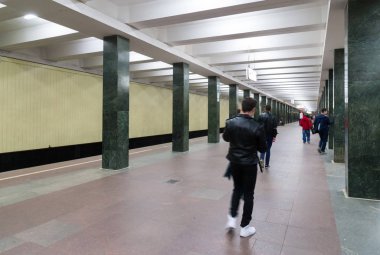 Moskova, Rusya - Nisan 17.2016. Metro istasyonları Shchelkovskaya. Moskova metrosu taşıyan 7 milyonun üzerinde yolcu bir günlük