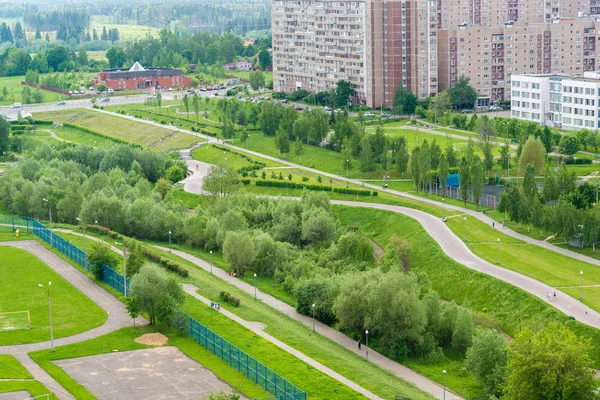 Vue de dessus du boulevard à Zelenograd, Russie — Photo