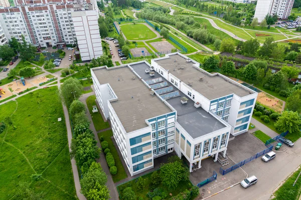 Felülnézet iskola Zelenograd, Oroszország — Stock Fotó