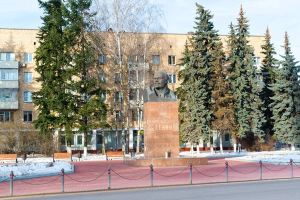 Khimki, Russia - November 21.2016. monument to Vladimir Lenin, organizer of 1917 revolution at Central Square — Stock Photo, Image