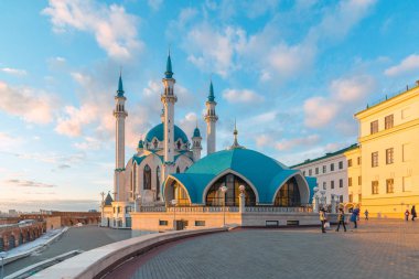 Kazan, Rusya Federasyonu - Mart 26.2017. Cami günbatımı Kul-ı Şerif görünümünü. Tataristan