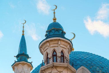 Gün batımında Minare Camii Kul-ı Şerif görünümünü. Rusya, Tataristan
