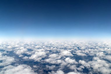 Cumulus bulutları yukarıdan bakış