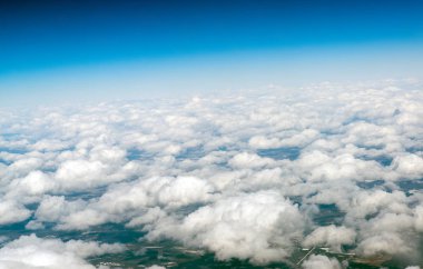 Cumulus bulutları yukarıdan bakış