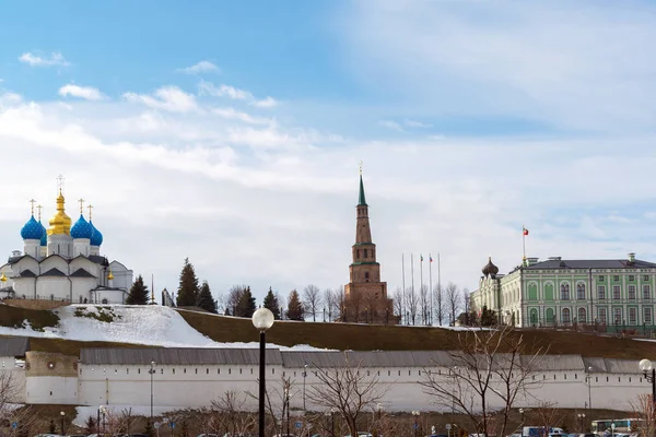 Kremlin çiftçiler park manzarası. Kazan, Rusya Federasyonu — Stok fotoğraf