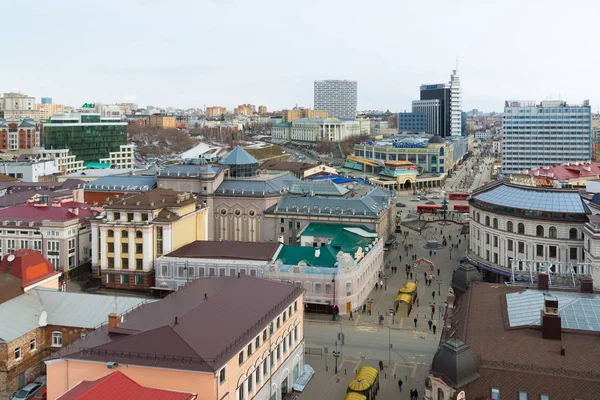 Kazan, Rusko - březen 28.2017. Nejlepší pohled na historické centrum a pěší Bauman street — Stock fotografie