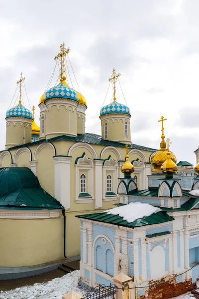 Kazan, Rusya Federasyonu. Nikolaya Chudotvortsa katedral Nizskogo ve şefaat kilise kutsal bakire — Stok fotoğraf
