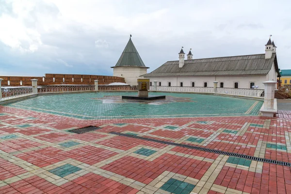 Kazan, Russia - Mar 26.2017. Pietra posata in onore del restauro della moschea Kul Sharif — Foto Stock