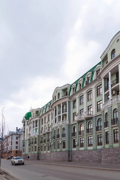 Kazan, Rusland - Mar 27.2017. Residentieel gebouw op Dzerzjinski street — Stockfoto