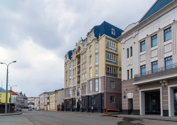 Kazan, Federacja Rosyjska - Mar 27.2017. Ogólny widok ulicy Dzierżyński — Zdjęcie stockowe