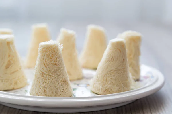 Talkysh Kaleve - traditional eastern sweets made from sugar, honey and flour — Stock Photo, Image