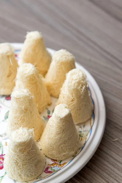 Talkysh Kaleve - traditionella sötsaker gjorda av socker, honung och mjöl — Stockfoto